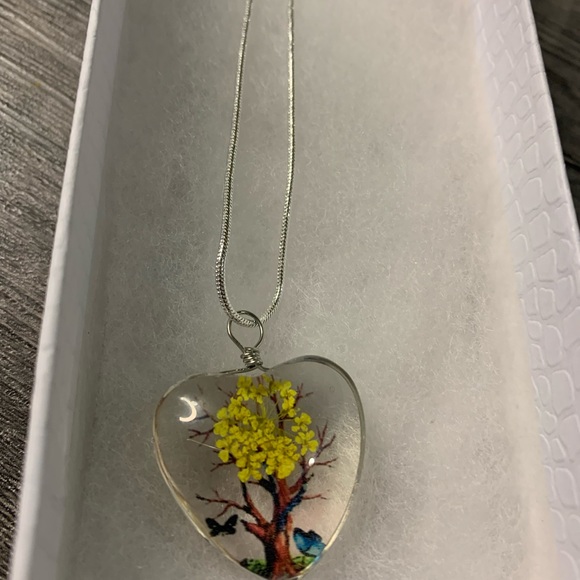 Dried flower necklaces - Picture 4 of 5